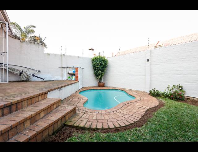 3 BEDROOM FREEHOLD FOR SALE IN GLENWOOD